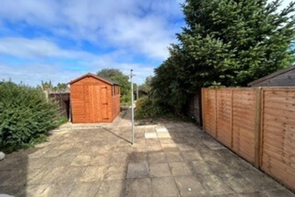 House Wood Lane in Chippenham