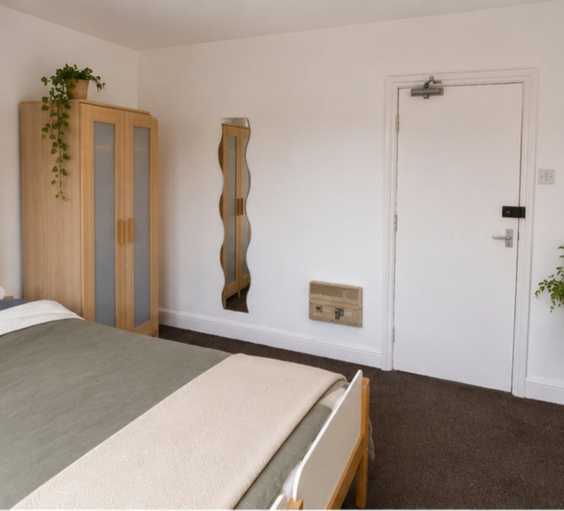 Room Lilac Grove in Nottingham