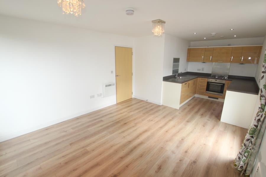 Flat Guildford Road in Woking
