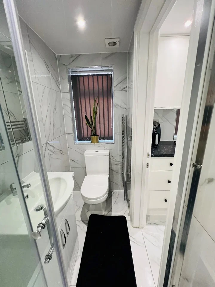 Flat Clayton Road in Greater London