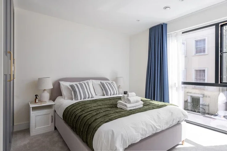 Flat Coomer Place in Greater London