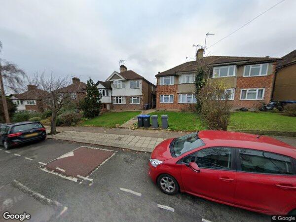 Room Bryan Avenue in Greater London