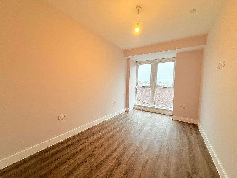 Flat London Road in Surrey Heath
