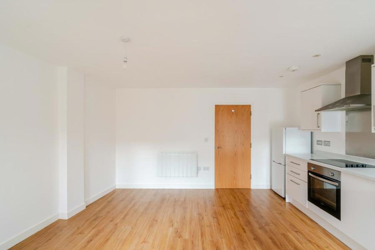 Flat East Street in Bristol