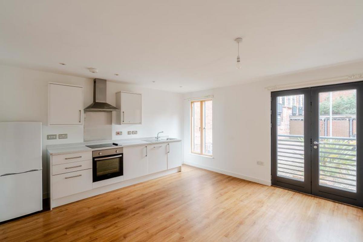 Flat East Street in Bristol