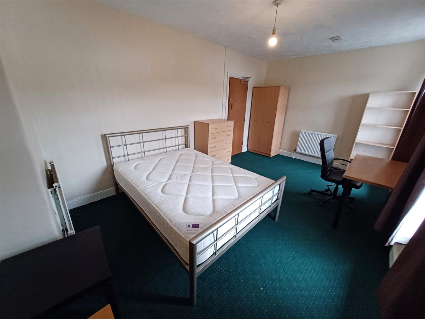 Flat Queen Street in Pontypridd