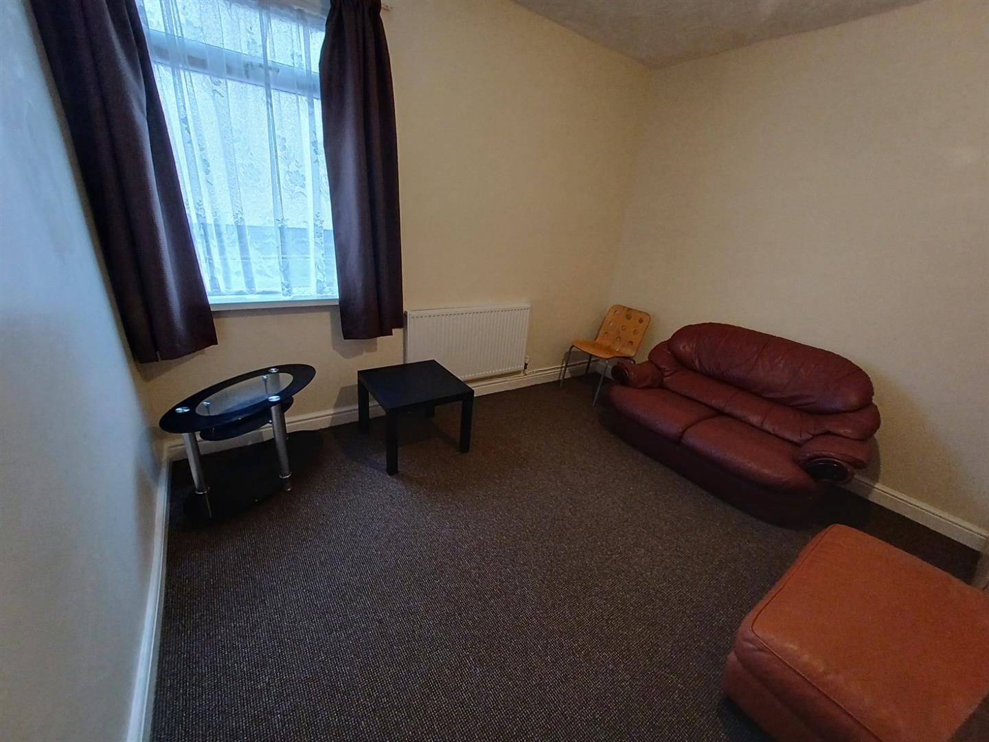 Flat Queen Street in Pontypridd