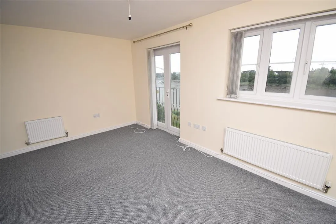 Flat Argosy Way in Newport