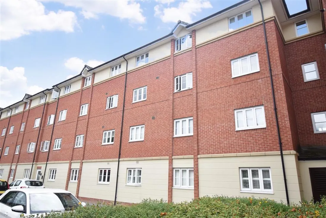 Flat Argosy Way in Newport