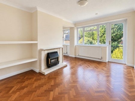 Flat Basildon Close in Greater London