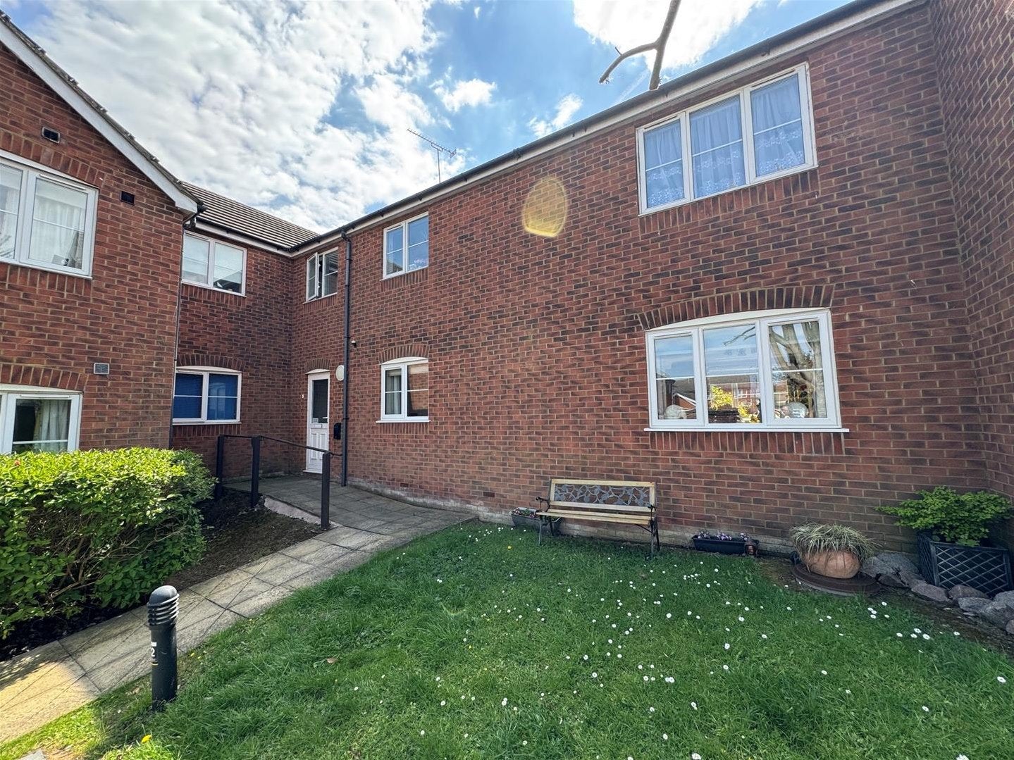 Flat Fleckney Road in Harborough