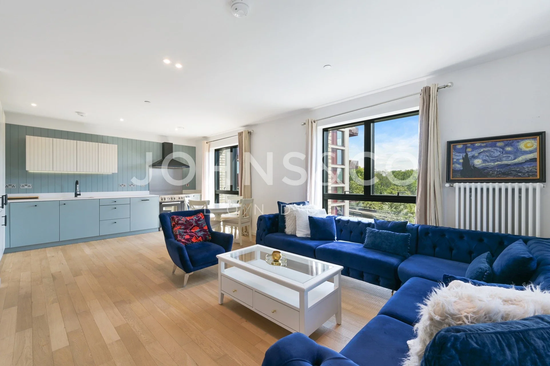 Flat Kingham Avenue in Greater London