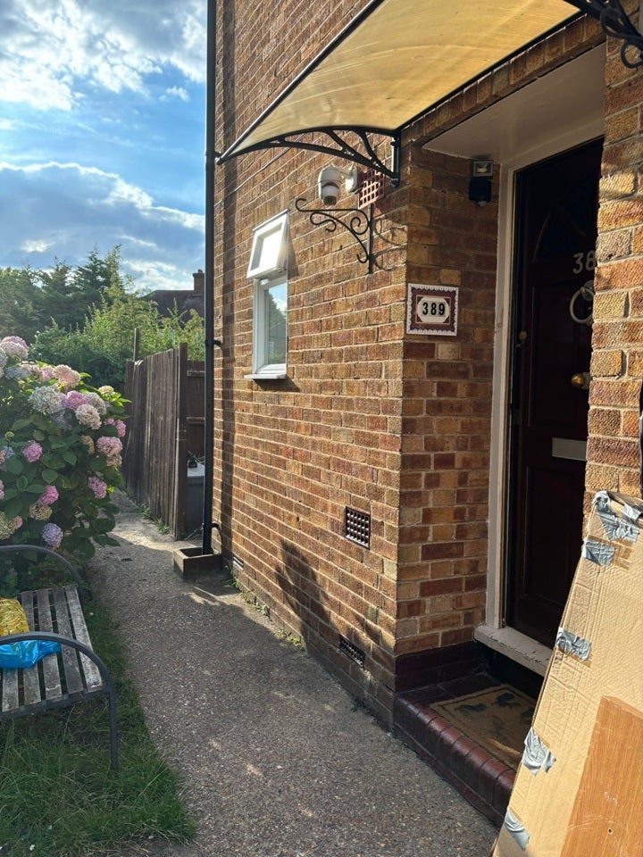 House Greenford Road in Greater London