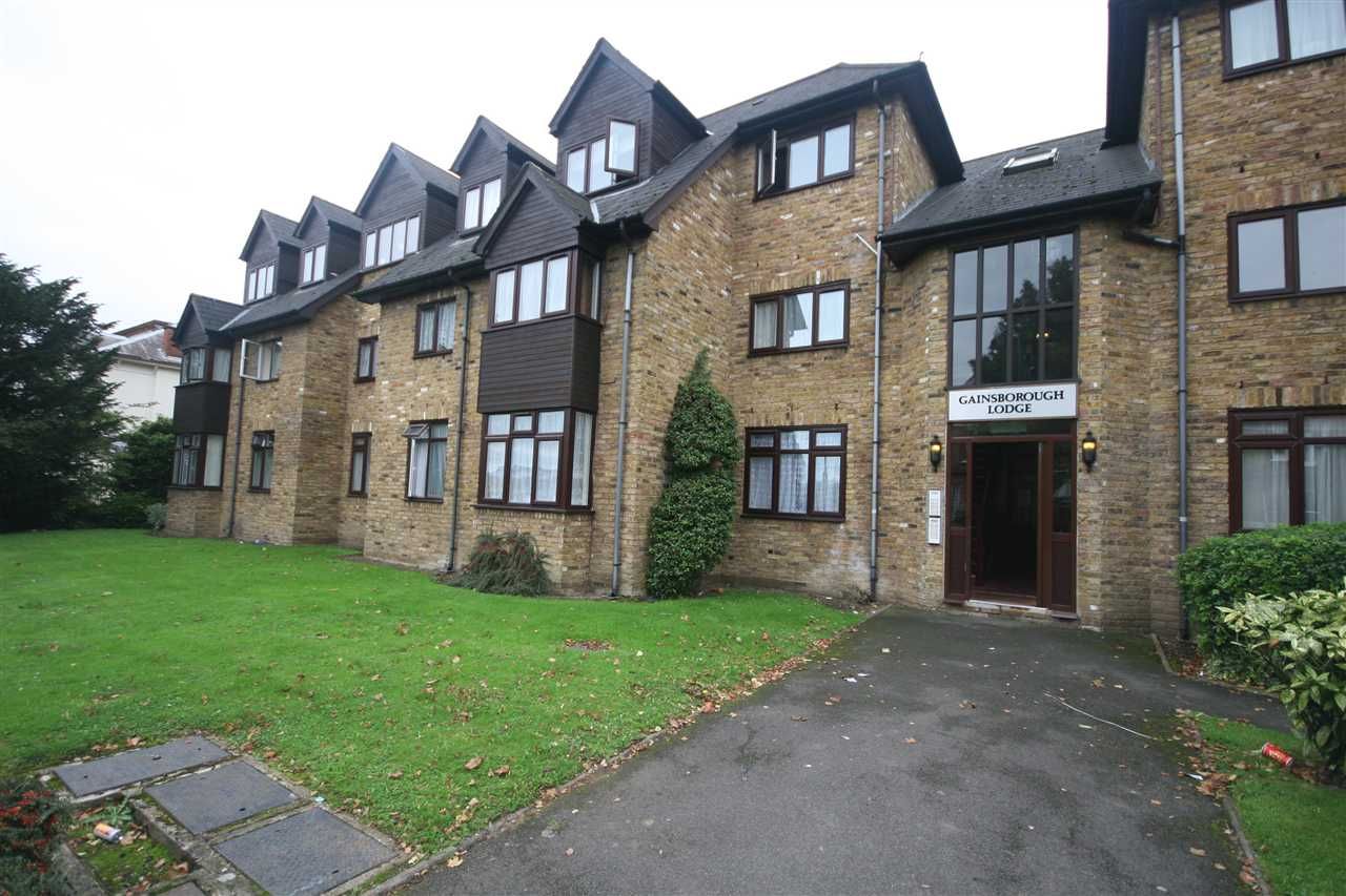 Flat Fairholme Road in Greater London