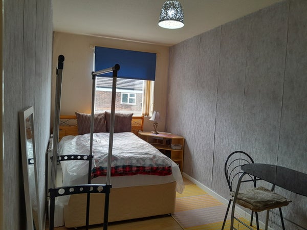 Room Dinnington Drive in Manchester