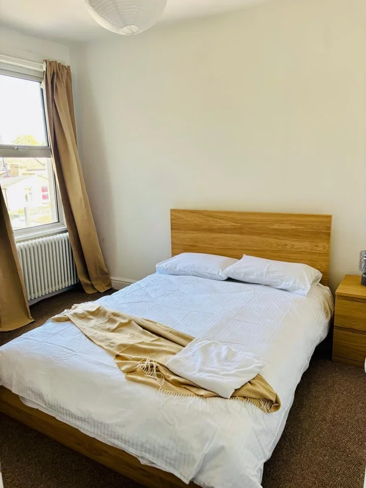 Room Clacton Road in Greater London