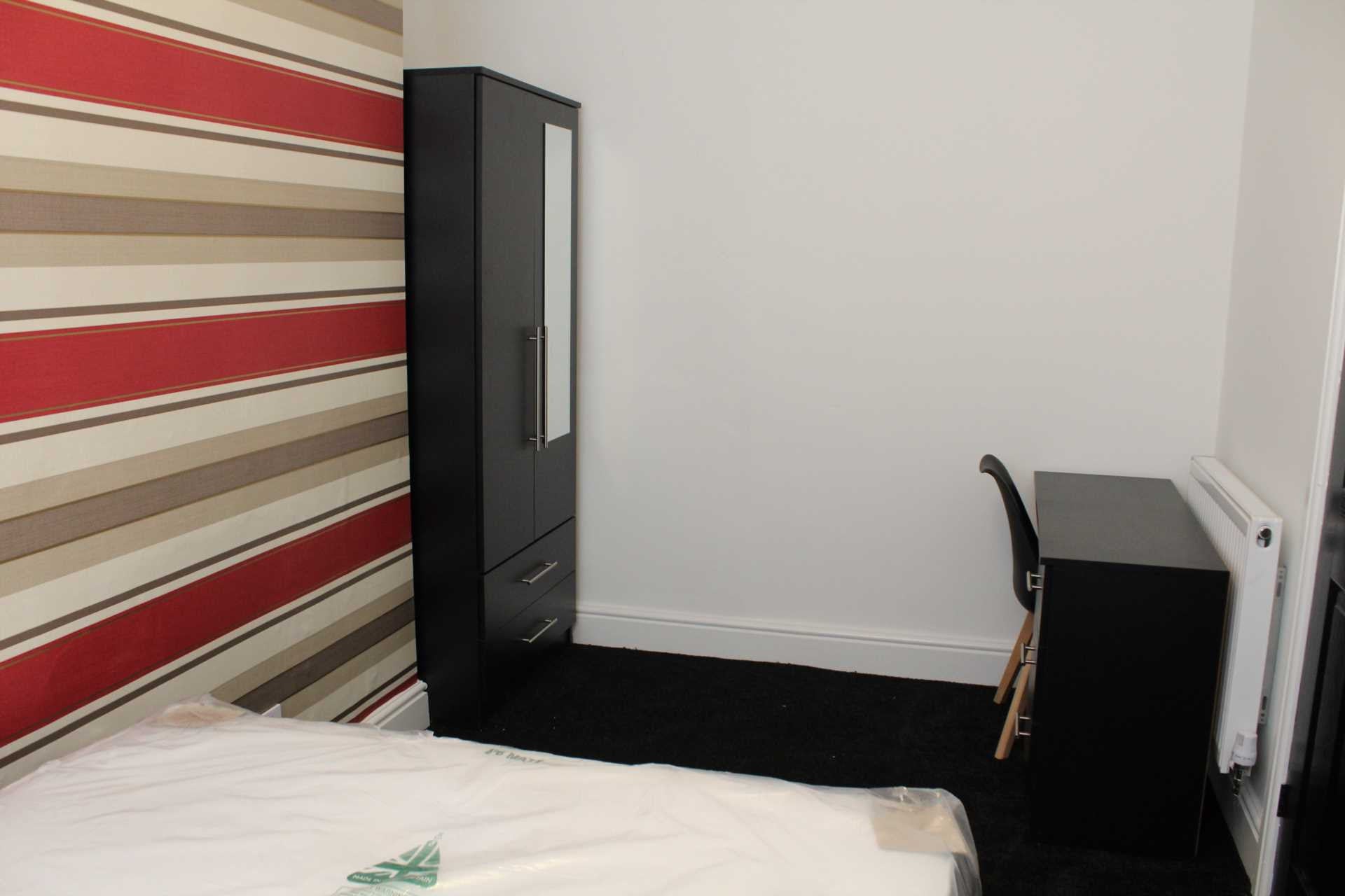 Room Highfield Road in Salford