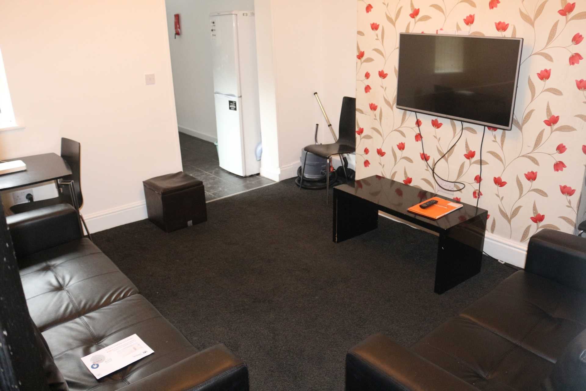 Room Highfield Road in Salford