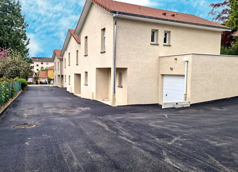 House Rue du Docteur Pierre Poullain in Les Avenières Veyrins-Thuellin