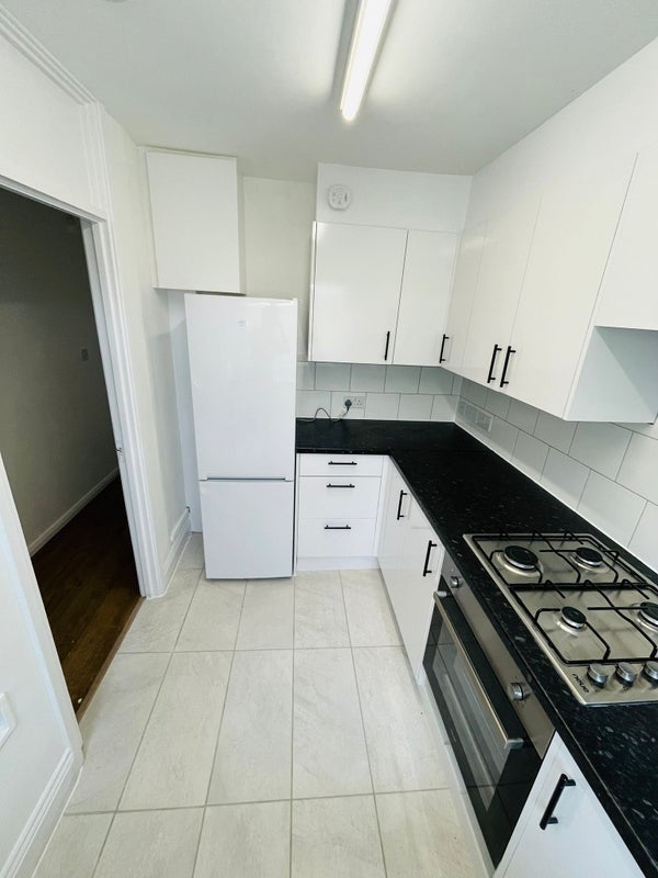 Room Victoria Road in Greater London
