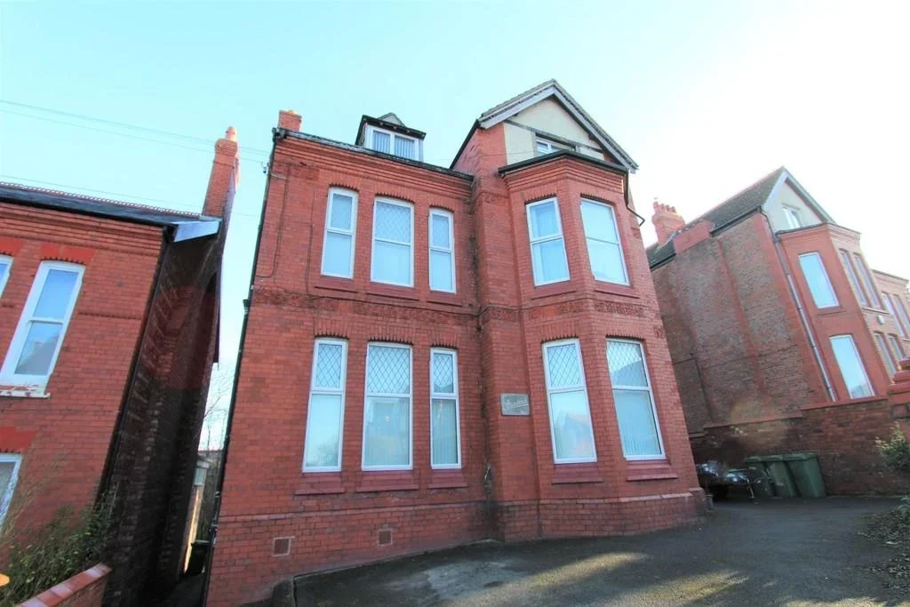 Flat Hamilton Road in Wallasey