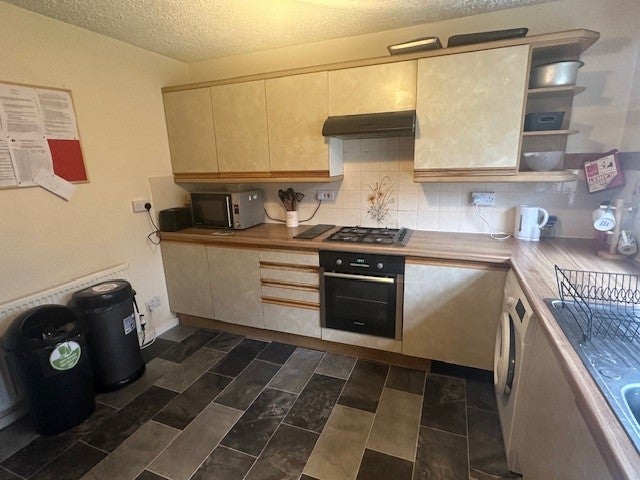 Room Peveril Rise in Livingston