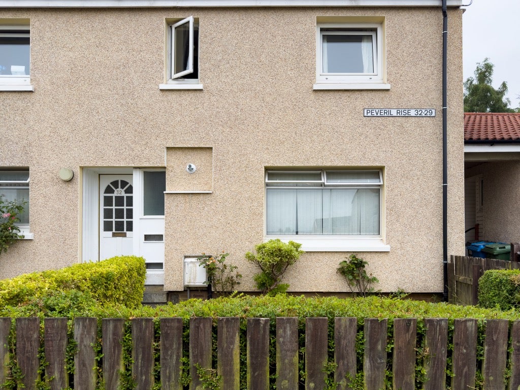 Room Peveril Rise in Livingston