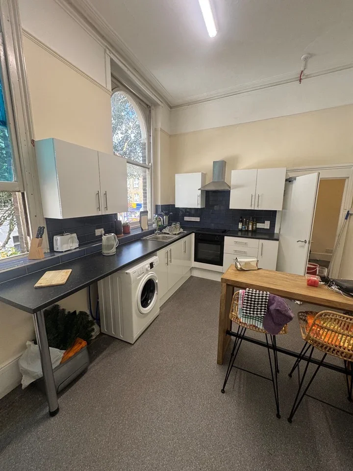 Room Holloway Road in Greater London