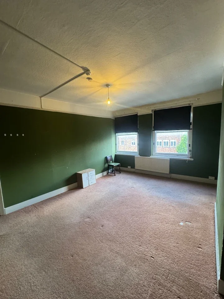 Room Holloway Road in Greater London