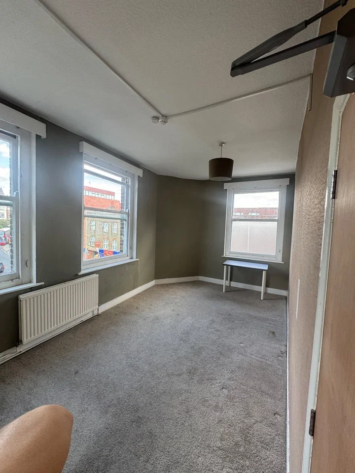 Room Holloway Road in Greater London