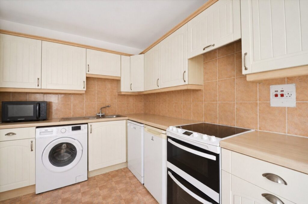 Flat Trendlewood Park in Bristol