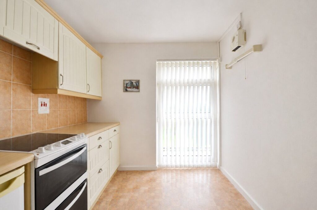 Flat Trendlewood Park in Bristol