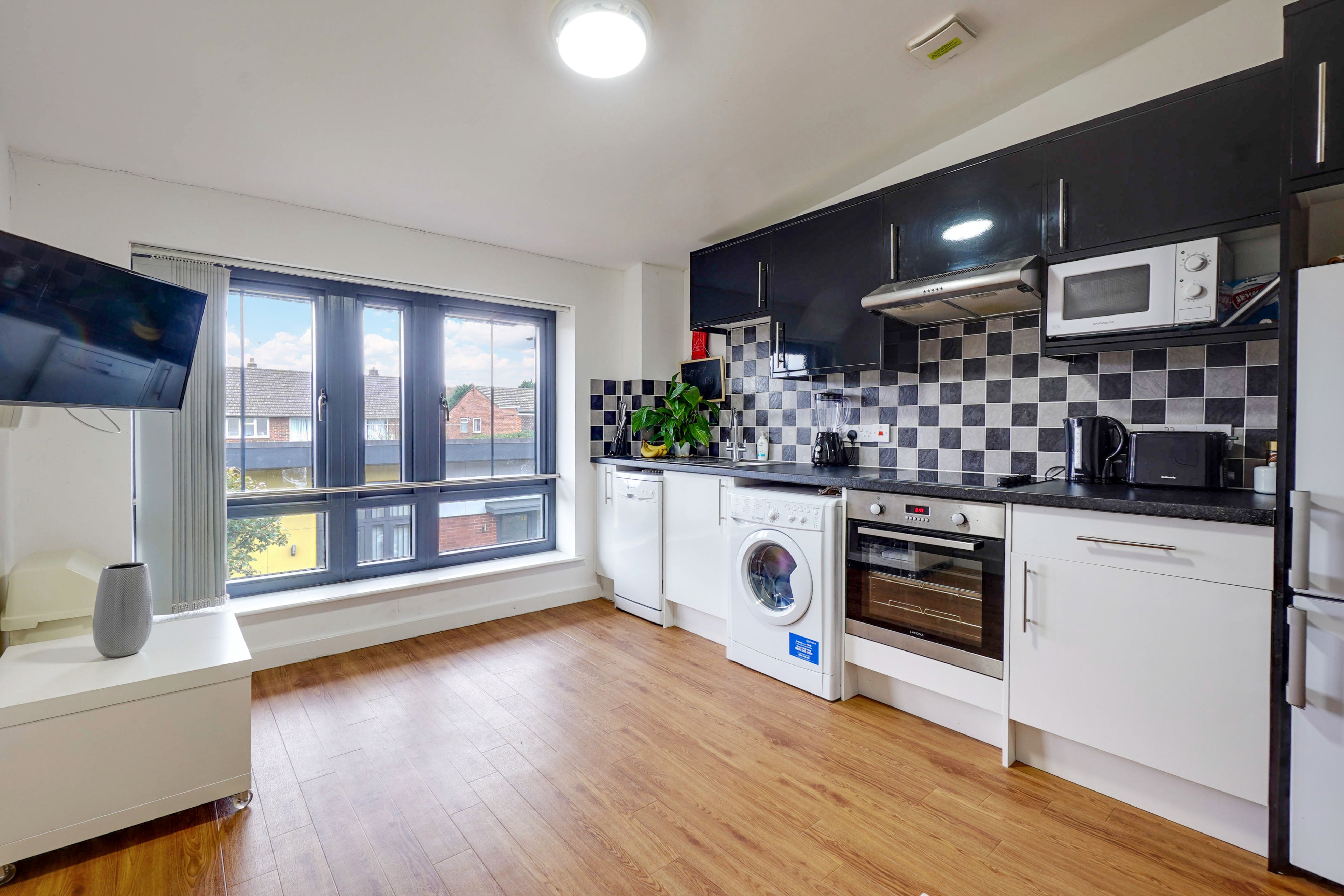 Flat Sturry Road in Canterbury