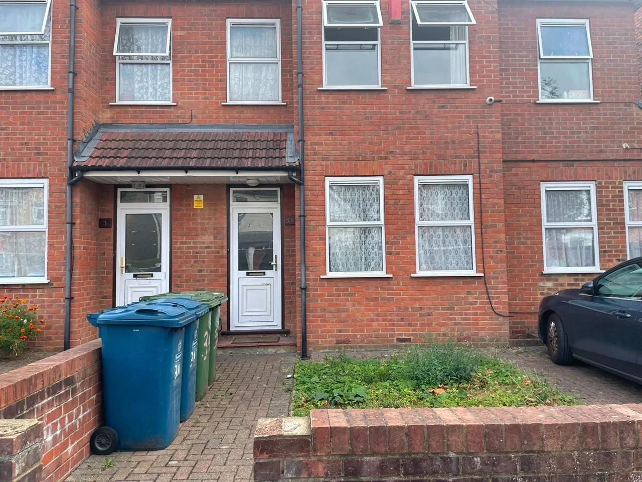 Room Vaughan Road in Greater London