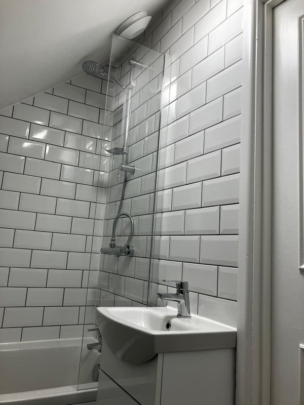 Flat Halsbury Road in Bristol