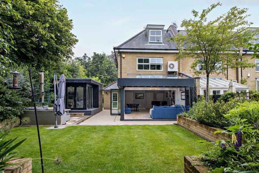 House Vantage Mews in Greater London