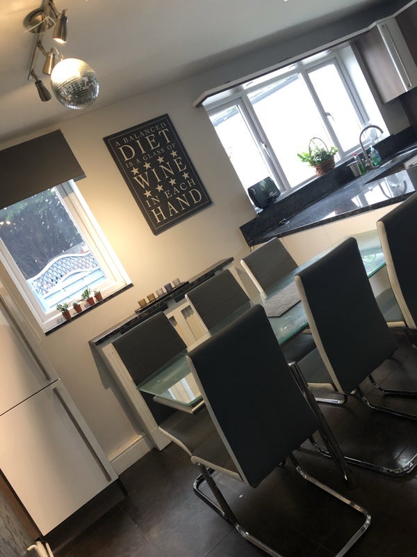 Room Topley Street in Greater London