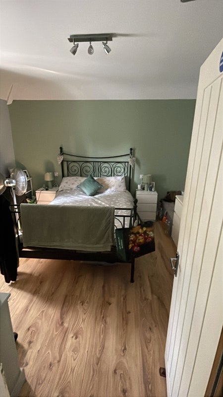 Room Topley Street in Greater London