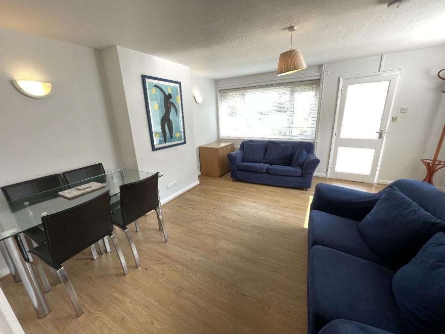 Room Verwood Close in Canterbury