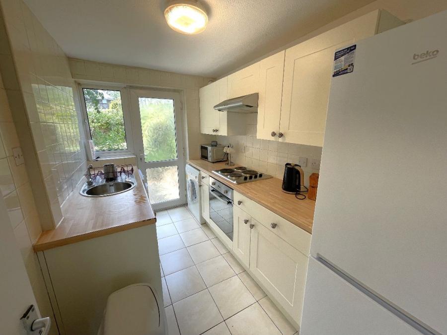 Room Verwood Close in Canterbury