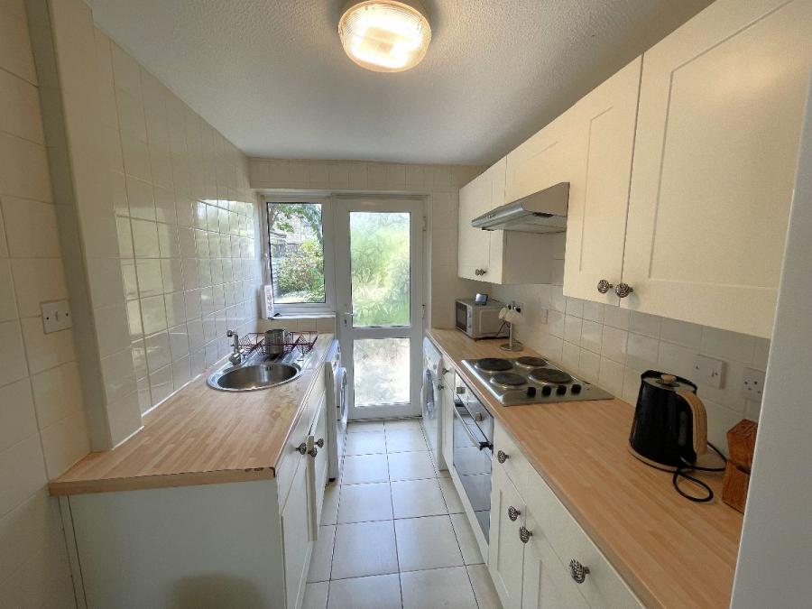 Room Verwood Close in Canterbury