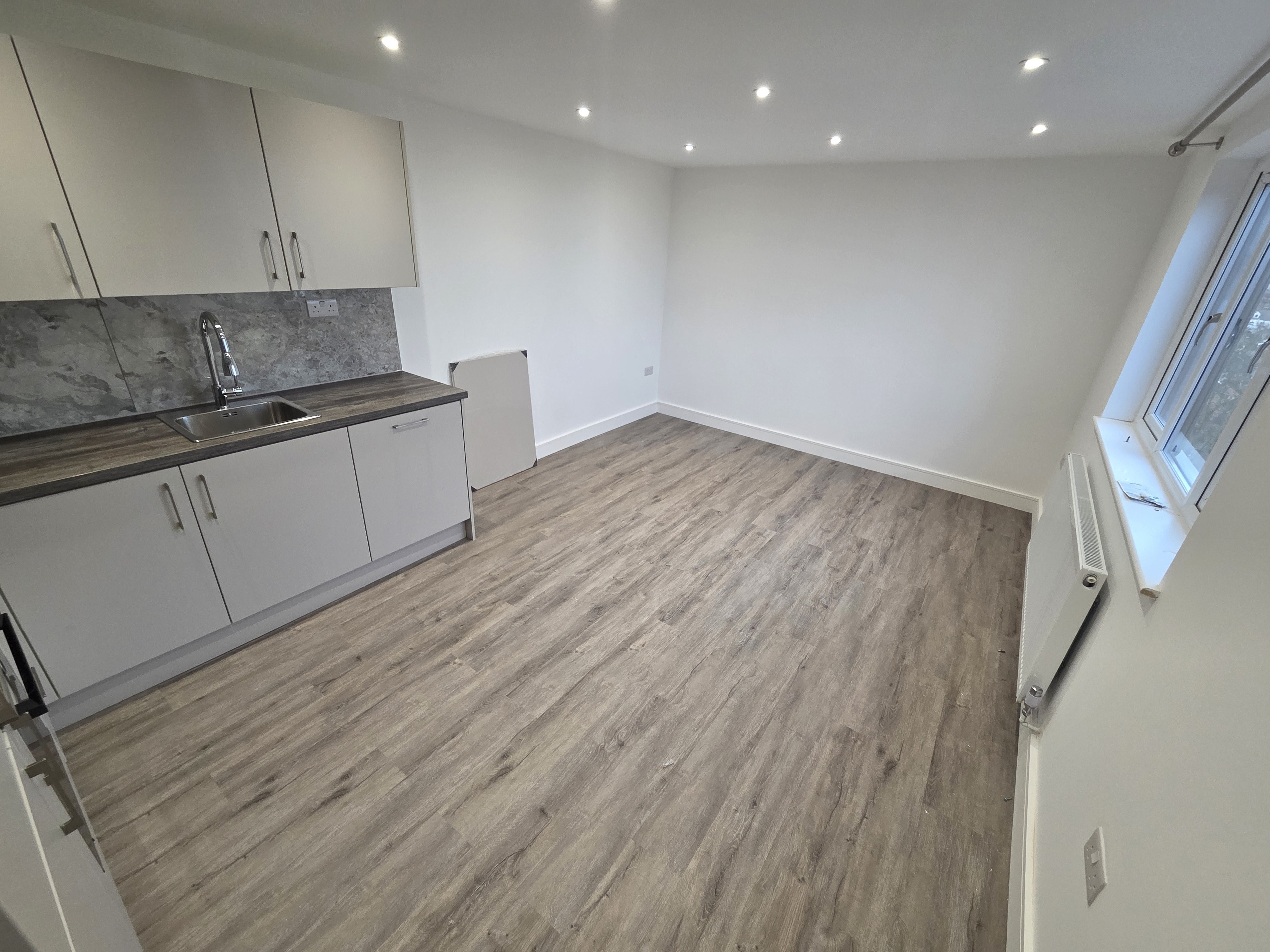 Flat Russell Rise in Luton
