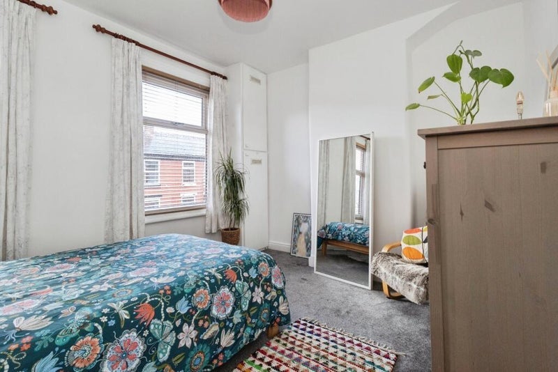 Room Horton Road in Manchester