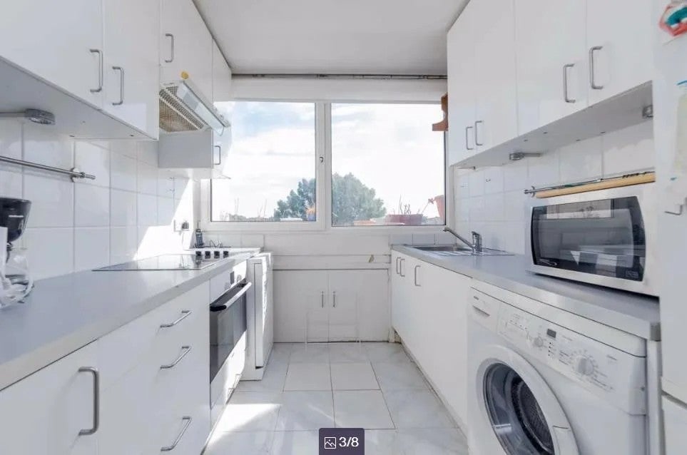 Flat Ashley Lane in Greater London