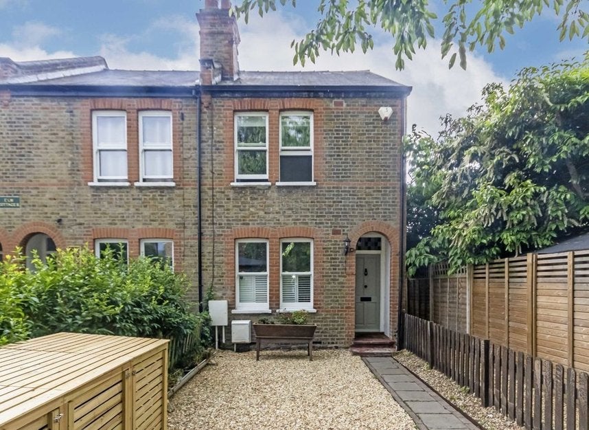 House Grove Footpath in Greater London