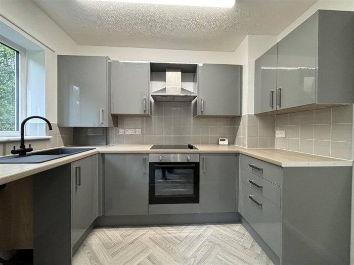 Flat Sugar Hill Close in Leeds