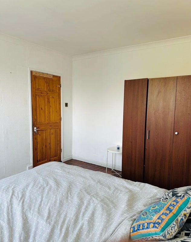 Room St Anns Road in Greater London