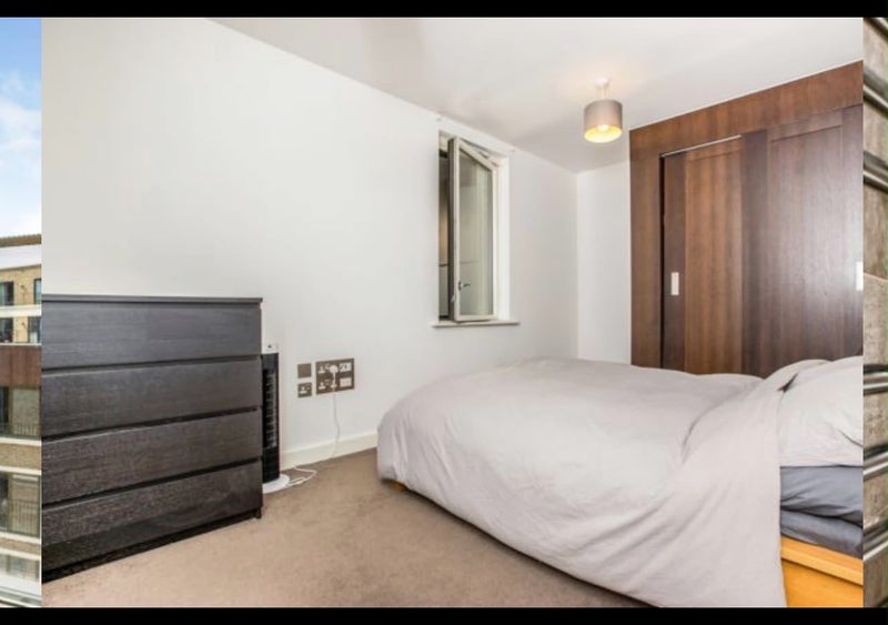 Room Abercrombie Road in Greater London