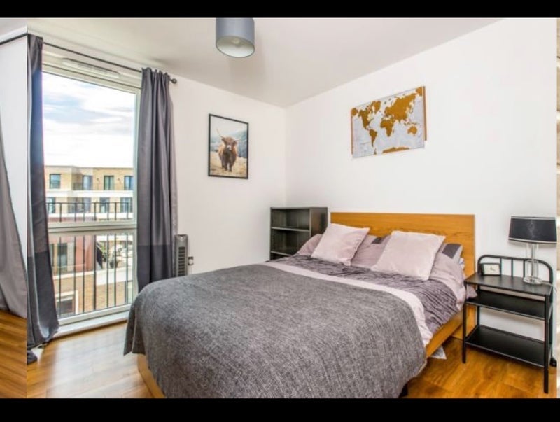 Room Abercrombie Road in Greater London