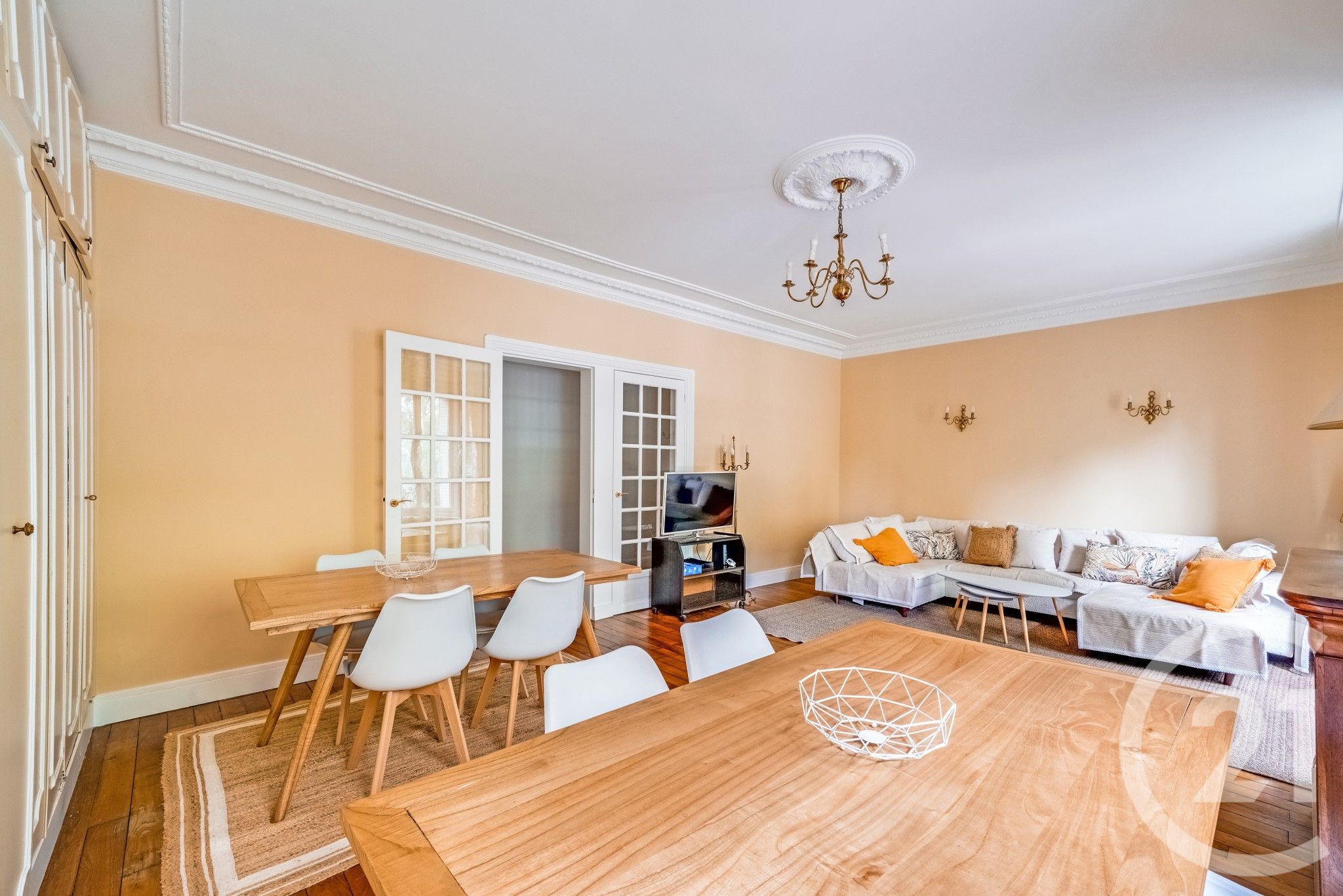 Appartement Rue Marie-Andrée Lagroua Weill-Hallé à Paris